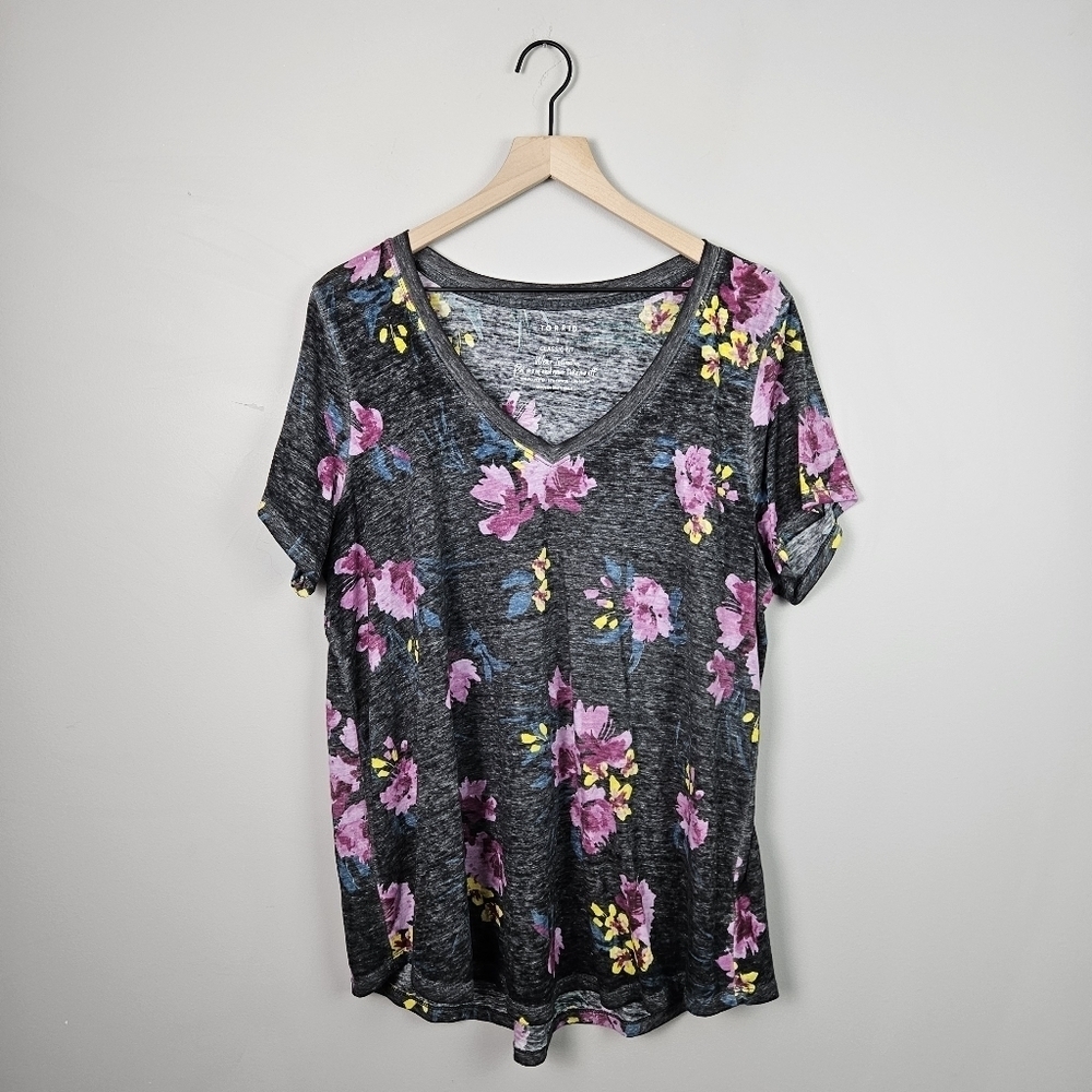 Torrid Gray Floral Short Sleeve Blouse Top 2